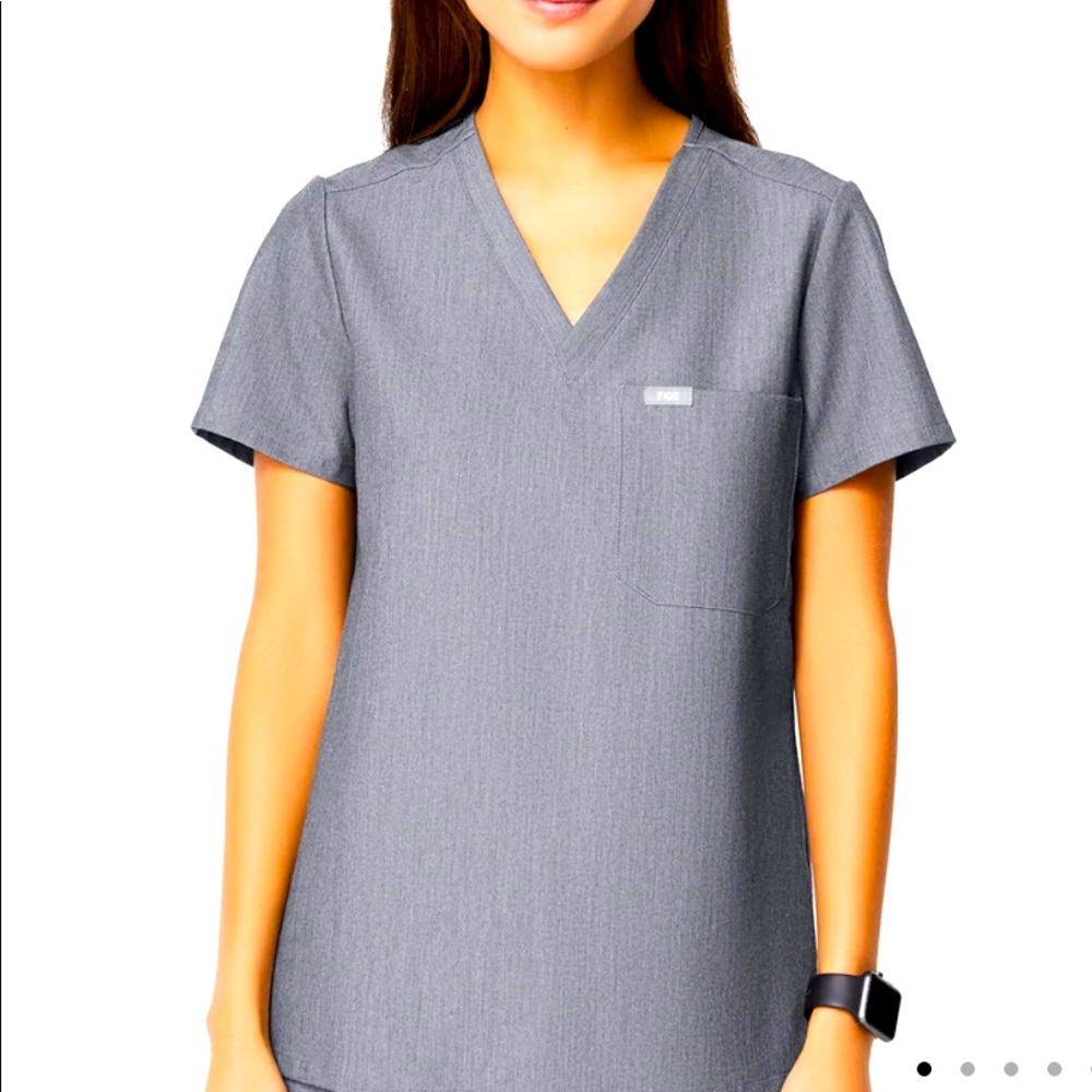 Figs scrub top